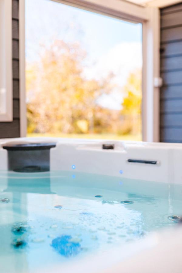 Grande Maison Avec Piscine Et Jacuzzi A La Campagne 代夫勒 外观 照片